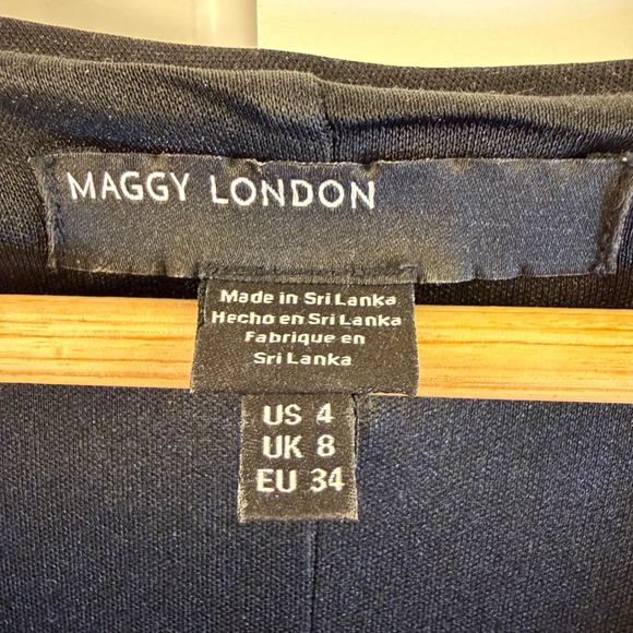 Maggy London Black Sequin Size 4
V Neck Mini Dress Party Occasion - Picture 4 of 8